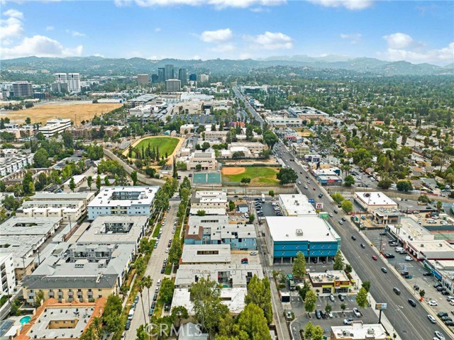 7049 Vassar Avenue, Canoga Park CA: https://media.crmls.org/medias/87c52c8e-0176-4fc2-afa8-b52d181f2d41.jpg