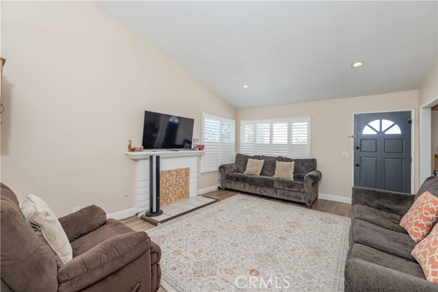 Detail Gallery Image 3 of 33 For 22412 Goldrush, Lake Forest,  CA 92630 - 3 Beds | 2 Baths
