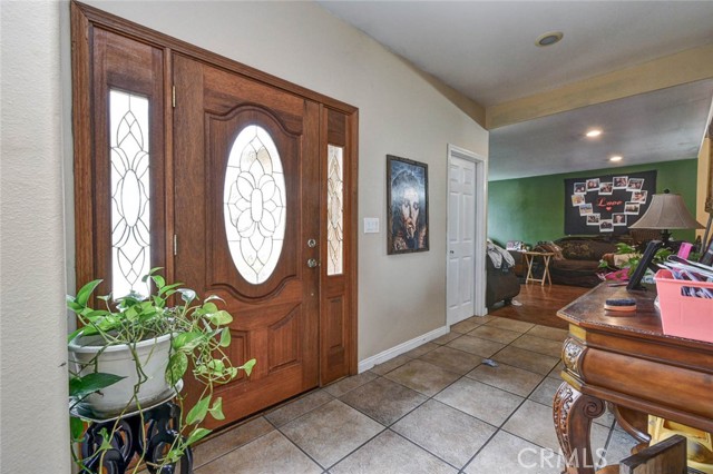 Detail Gallery Image 5 of 30 For 14360 Merced Ave, Baldwin Park,  CA 91706 - 5 Beds | 3 Baths