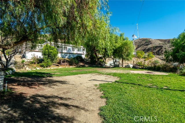 10161 Foothill Boulevard, Sylmar CA: https://media.crmls.org/medias/87c6b87b-d923-4e8d-a5cb-574b113d31c5.jpg