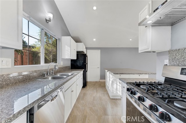 Detail Gallery Image 10 of 43 For 20416 Coulson, Woodland Hills,  CA 91367 - 3 Beds | 2/1 Baths