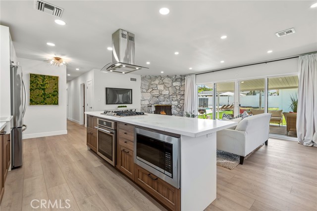 2116 E Thackery Street, West Covina CA: https://media.crmls.org/medias/87c77e55-f829-42da-8141-1553311bbbdf.jpg