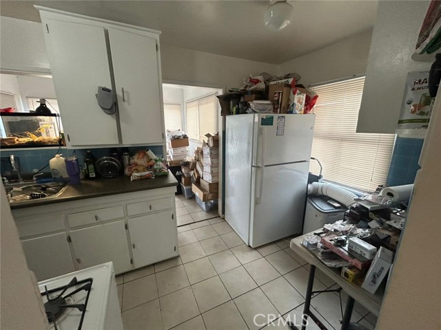 1176 Laurel Avenue, Pomona CA: https://media.crmls.org/medias/87c7930a-44e8-4b50-a834-e70bcc20bf96.jpg