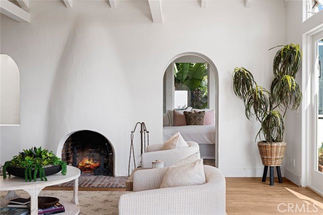 Detail Gallery Image 5 of 30 For 31402 Ocean View St, Laguna Beach,  CA 92651 - 3 Beds | 3/1 Baths