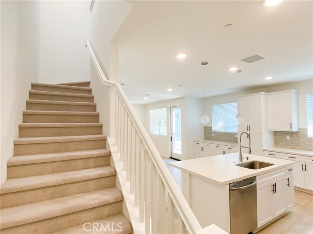 Detail Gallery Image 15 of 21 For 947 N Divino Privado #9,  Ontario,  CA 91764 - 3 Beds | 2/1 Baths