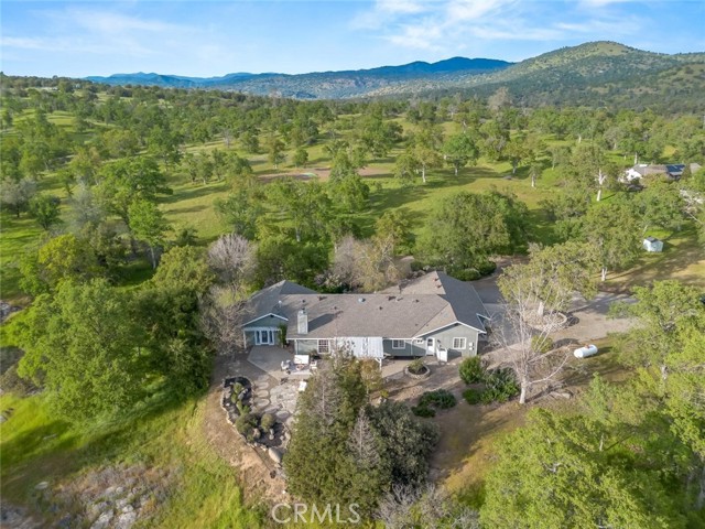 41797 River Knolls Way, Coarsegold CA: https://media.crmls.org/medias/87c90750-6e0f-47f2-ad47-6d5c2a225604.jpg