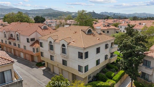 18114 Erik Court, Canyon Country CA: https://media.crmls.org/medias/87c91b50-d455-460e-88dd-0991bc849e50.jpg