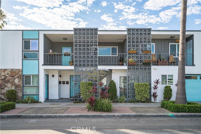 6000 E Appian Way, Long Beach CA: https://media.crmls.org/medias/87c935a2-e0b8-452b-b1b8-d708a2cd7de1.jpg