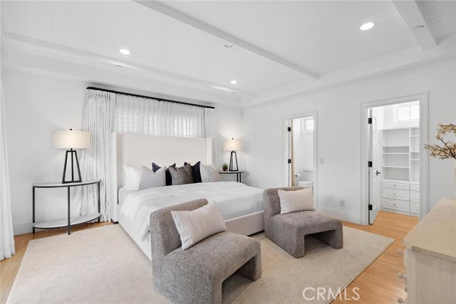 215 Marigold Avenue, Corona del Mar CA: https://media.crmls.org/medias/87c946ec-5b0f-4e50-bb71-c5db1a95484e.jpg