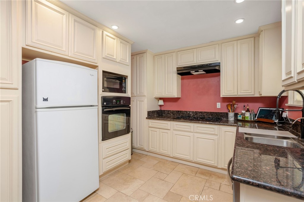 MLS #SR25220652 image #8