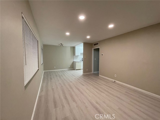 Detail Gallery Image 20 of 22 For 14560 Clark St #102,  Sherman Oaks,  CA 91411 - 2 Beds | 2 Baths