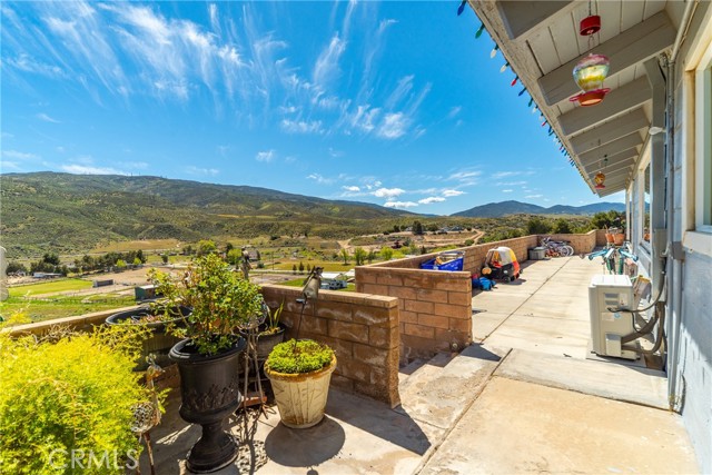 Detail Gallery Image 37 of 54 For 5605 Elizabeth Lake Rd, Leona Valley,  CA 93551 - 4 Beds | 3 Baths