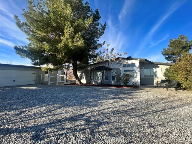 Detail Gallery Image 4 of 74 For 33895 Sunset Rd, Lucerne Valley,  CA 92356 - 5 Beds | 3/1 Baths