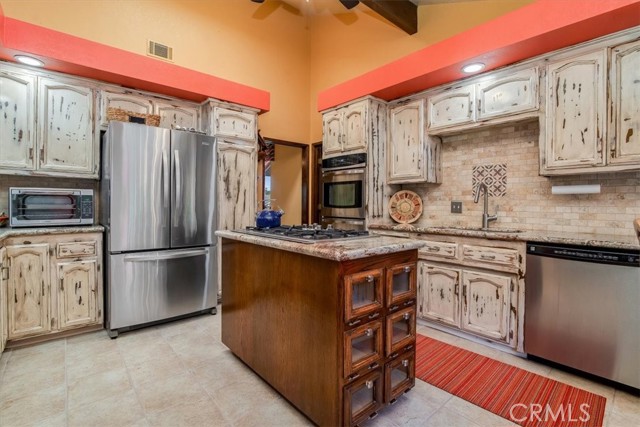 Detail Gallery Image 8 of 33 For 628 Saint Andrews Way, Lompoc,  CA 93436 - 4 Beds | 2/1 Baths