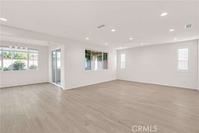 Detail Gallery Image 4 of 30 For 3231 E La Avenida, Ontario,  CA 91761 - 4 Beds | 3 Baths