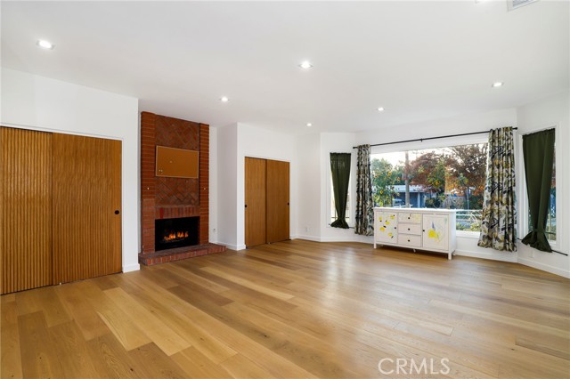 Detail Gallery Image 19 of 47 For 9742 Farralone, Chatsworth,  CA 91311 - 4 Beds | 3/1 Baths