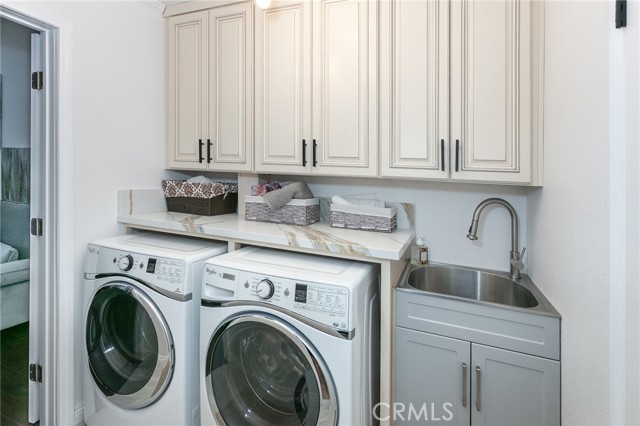 Detail Gallery Image 22 of 29 For 5825 Fulton Ave, Valley Glen,  CA 91401 - 3 Beds | 3 Baths