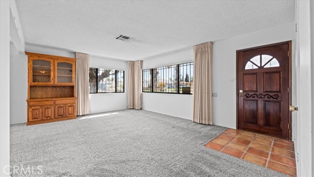 Detail Gallery Image 7 of 42 For 27196 10th Street, Highland,  CA 92346 - 3 Beds | 2 Baths