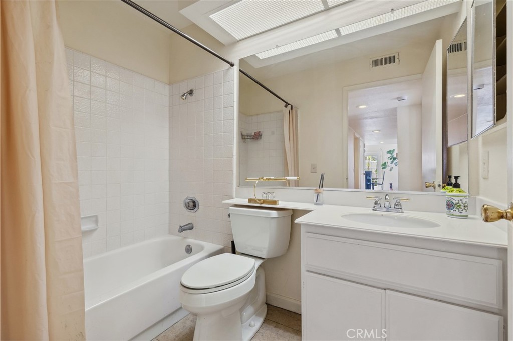 MLS #OC25224519 image #9