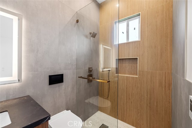 Detail Gallery Image 13 of 24 For 17175 Rayen St, Northridge,  CA 91325 - 2 Beds | 3 Baths