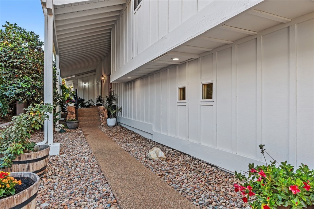 775 Old Oak Ridge - photo 3