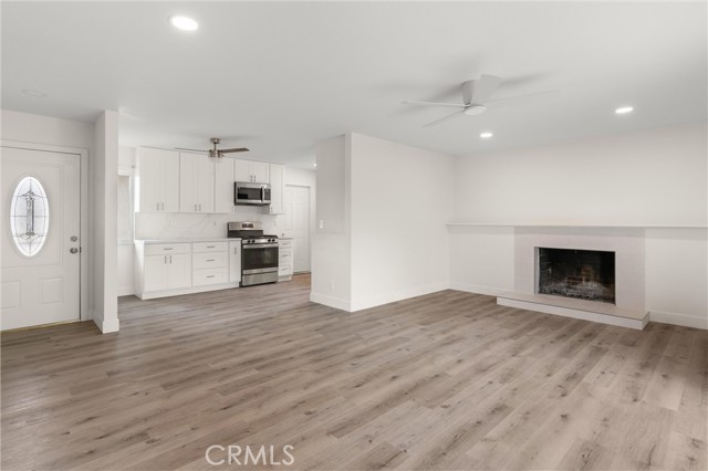 Detail Gallery Image 6 of 23 For 5561 Spa Dr, Huntington Beach,  CA 92647 - 4 Beds | 2 Baths
