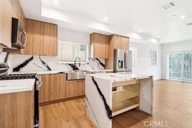 4512 St Elmo Drive, Los Angeles CA: https://media.crmls.org/medias/87d083b2-e92c-430a-b14d-ccdde6d69798.jpg