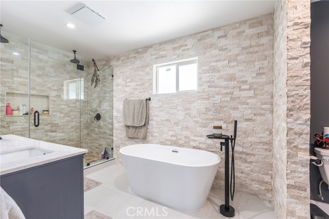 Detail Gallery Image 40 of 58 For 21114 & 1/2 Martin St, Carson,  CA 90745 - 5 Beds | 3 Baths
