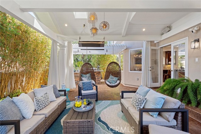 2000 Walnut Avenue, Manhattan Beach CA: https://media.crmls.org/medias/87d31c17-91bf-4986-9ece-b996c7593014.jpg