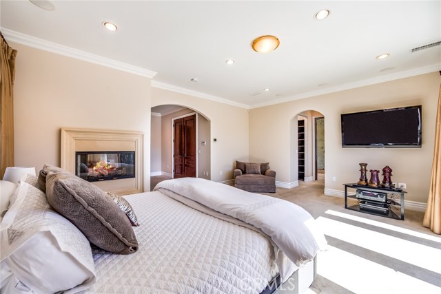 Detail Gallery Image 33 of 52 For 12530 Collins St, Valley Glen,  CA 91607 - 6 Beds | 5/1 Baths