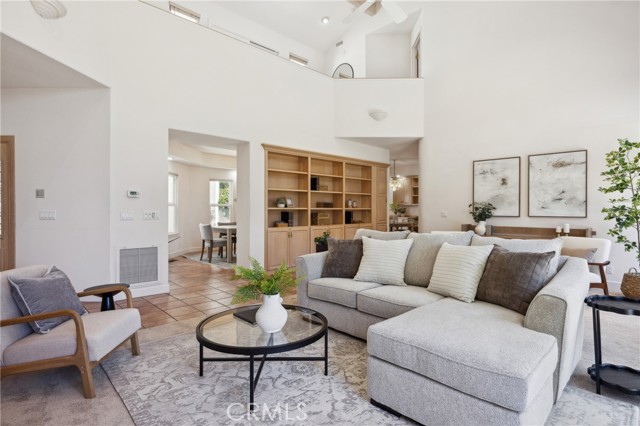 993 Las Palmas Way, San Luis Obispo CA: https://media.crmls.org/medias/87d43241-eea0-4634-9806-b44d729f54de.jpg