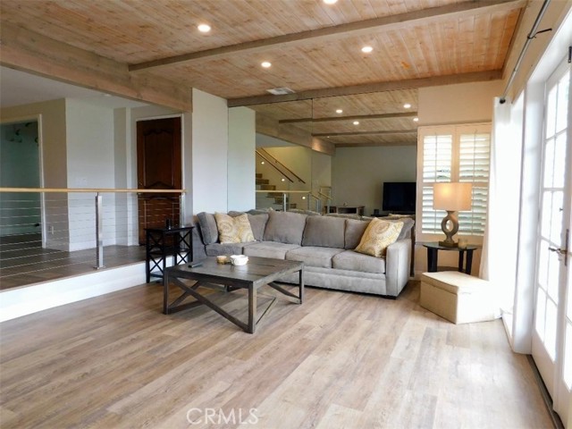 Detail Gallery Image 5 of 24 For 814 Cliff Dr, Laguna Beach,  CA 92651 - 3 Beds | 2/1 Baths