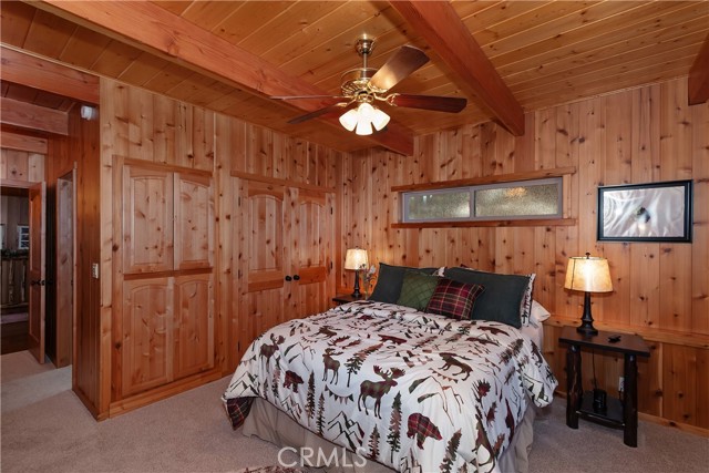 26621 Thunderbird Drive, Lake Arrowhead CA: https://media.crmls.org/medias/87d4f20b-d365-43bb-bbee-54b717d6428c.jpg