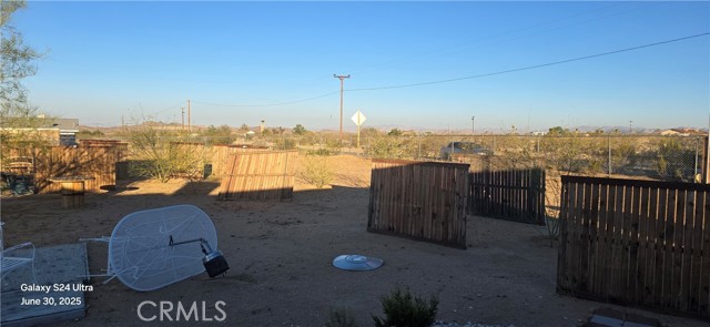 121 Old Woman Springs Road, Yucca Valley CA: https://media.crmls.org/medias/87d53f79-dcf8-42df-b8df-12472b94036a.jpg