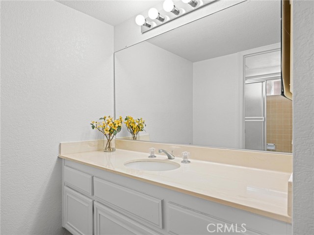 Image 4 of 42 For 2932 Oakwood Lane