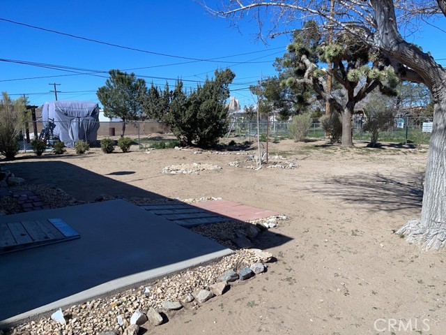 Detail Gallery Image 4 of 20 For 16088 Chestnut St, Hesperia,  CA 92345 - 2 Beds | 1 Baths