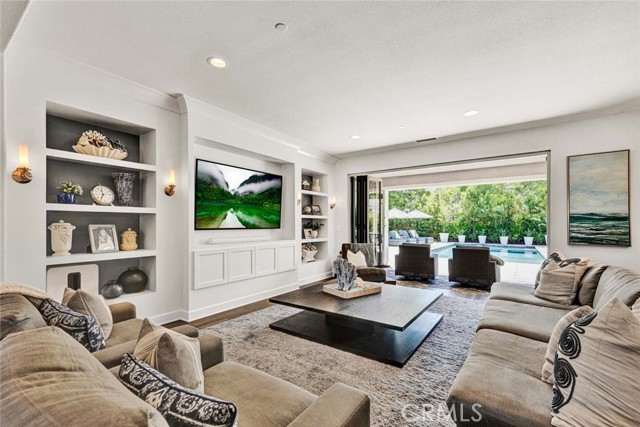 26570 Paseo Tranquila, San Juan Capistrano CA: https://media.crmls.org/medias/87d5fcf7-cc5d-4078-8a52-104d122fd600.jpg