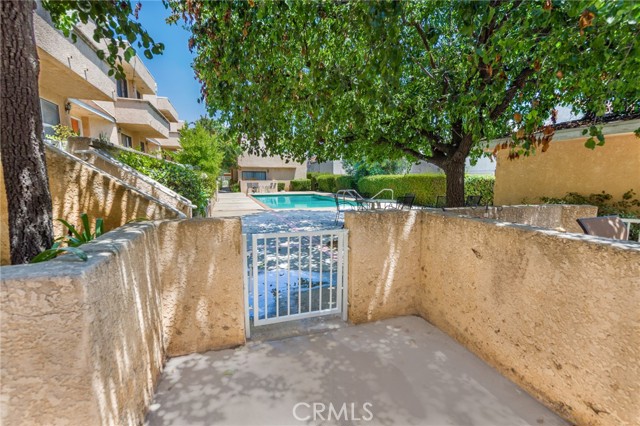 Detail Gallery Image 6 of 11 For 15035 Nordhoff St #115,  North Hills,  CA 91343 - 2 Beds | 3 Baths