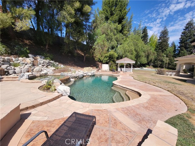 4019 Hunt Club Court, Agoura Hills, California 91301, 4 Bedrooms Bedrooms, ,3 BathroomsBathrooms,Single Family Residence,For Sale,Hunt Club,SR23214367