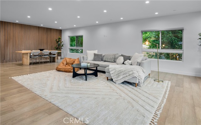 Detail Gallery Image 1 of 35 For 14157 Tiara St #101,  Sherman Oaks,  CA 91401 - 3 Beds | 3/2 Baths