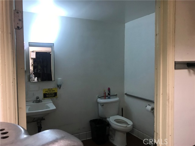 14309 S Atlantic Avenue, Compton CA: https://media.crmls.org/medias/87d77c74-735c-4e7f-a171-913eee02baac.jpg