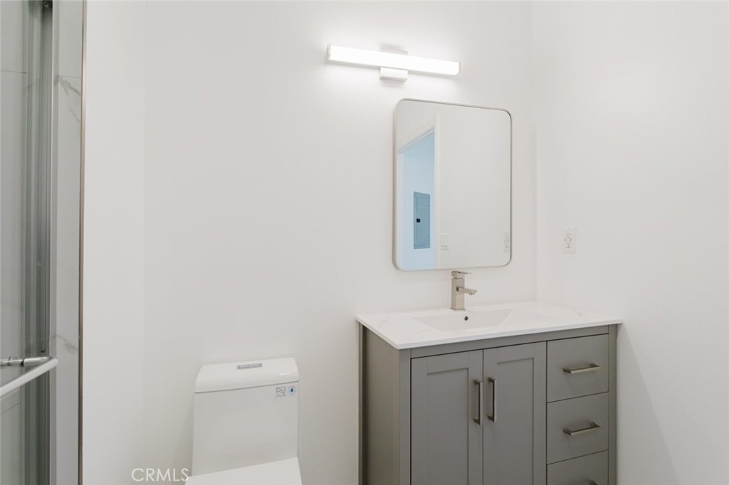 https://media.crmls.org/medias/87d82e78-3630-48c5-9cb0-1c7576ae777e.jpg?preset=X-Large