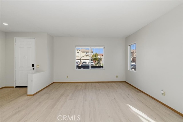 Detail Gallery Image 15 of 50 For 13747 Robinbrook Ct, Corona,  CA 92880 - 4 Beds | 2/1 Baths