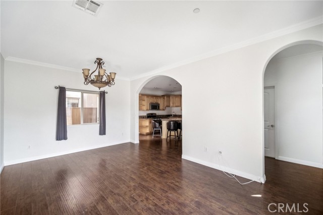 Detail Gallery Image 7 of 37 For 17311 Chatsworth St #4,  Granada Hills,  CA 91344 - 3 Beds | 2/1 Baths