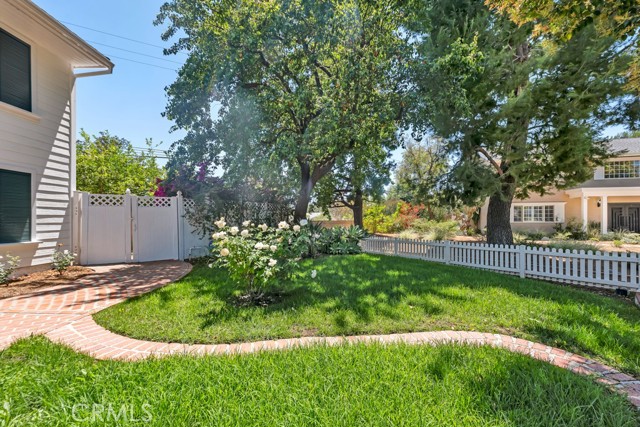 9500 Texhoma Avenue, Northridge CA: https://media.crmls.org/medias/87dceca8-47b4-4364-8547-2ca517b9631f.jpg