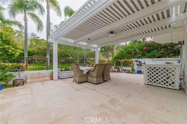 10 La Quinta, Irvine CA: https://media.crmls.org/medias/87dcfb20-7b40-4b73-b90a-309de33857cf.jpg