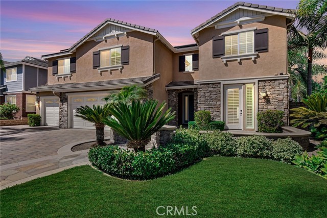 Detail Gallery Image 2 of 75 For 303 Sunburst Ln, Corona,  CA 92879 - 6 Beds | 4/2 Baths