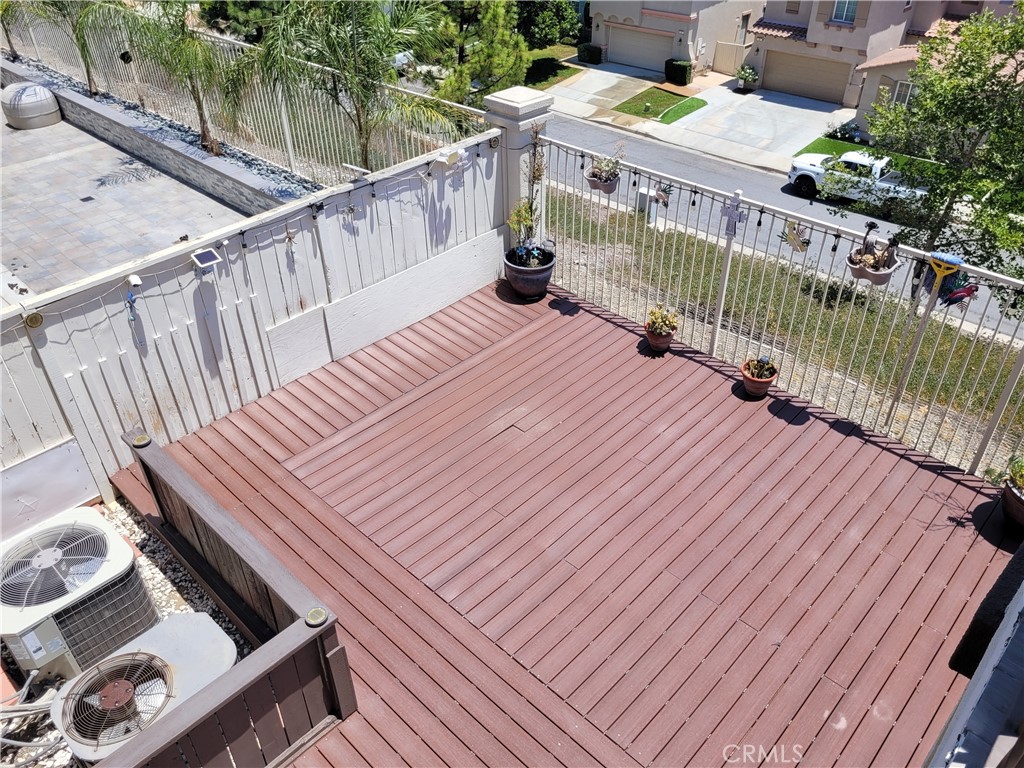 https://media.crmls.org/medias/87de209c-cc03-457e-ba68-893ff6fd2d88.jpg?preset=X-Large