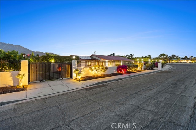 1757 Park View Drive, Palm Springs CA: https://media.crmls.org/medias/87de28c7-b21f-496a-be5f-63a8a05e958f.jpg
