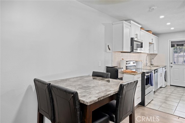 Detail Gallery Image 10 of 27 For 9811 Continental Dr, Huntington Beach,  CA 92646 - 1 Beds | 1 Baths